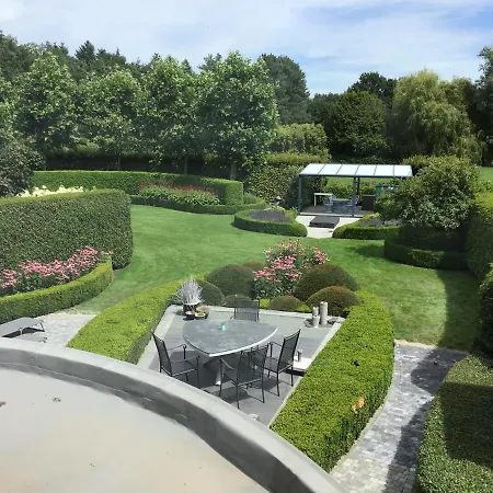 ゲストハウス De Steenberg Tweepersoonskamer Met Grote Badkamer, Kitchenette En Tuinzicht Op De Eerste Verdieping