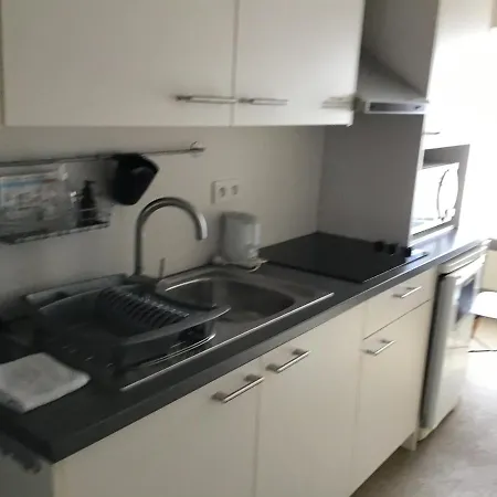 De Steenberg Tweepersoonskamer Met Grote Badkamer, Kitchenette En Tuinzicht Op De Eerste Verdieping Pensionat