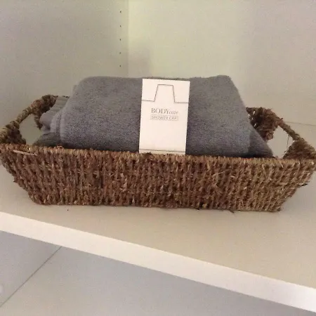 ゲストハウス De Steenberg Tweepersoonskamer Met Grote Badkamer, Kitchenette En Tuinzicht Op De Eerste Verdieping *