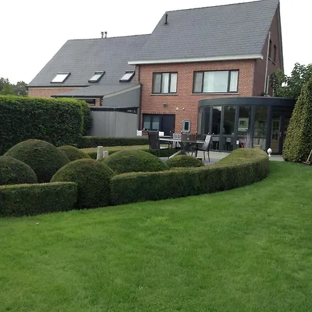 De Steenberg Tweepersoonskamer Met Grote Badkamer, Kitchenette En Tuinzicht Op De Eerste Verdieping * Geel