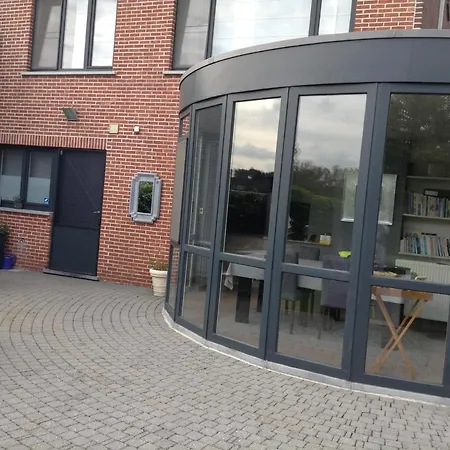 Pensionat De Steenberg Tweepersoonskamer Met Grote Badkamer, Kitchenette En Tuinzicht Op De Eerste Verdieping Geel