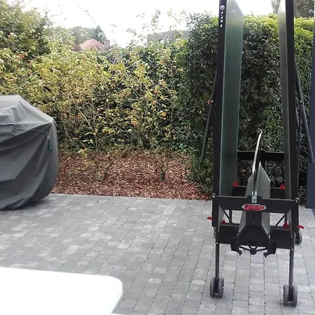 ゲストハウス De Steenberg Tweepersoonskamer Met Grote Badkamer, Kitchenette En Tuinzicht Op De Eerste Verdieping *
